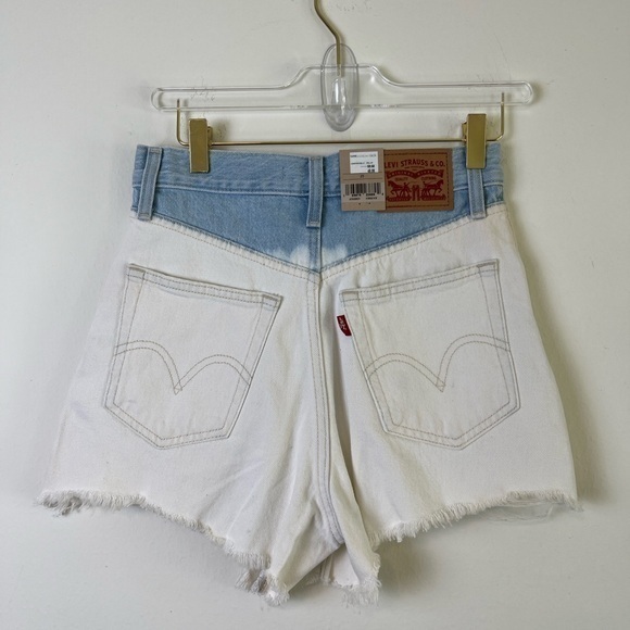 Levi’s High Waisted Mom Shorts, White, Raw Hem, Cool Bleached Style, Size 25 NWT - Picture 7 of 7